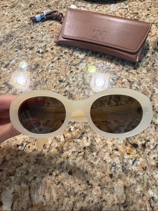 celine triomphe sand beige sunglasses - Picture 3 of 7